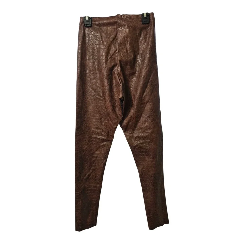 Commando flattering features croc